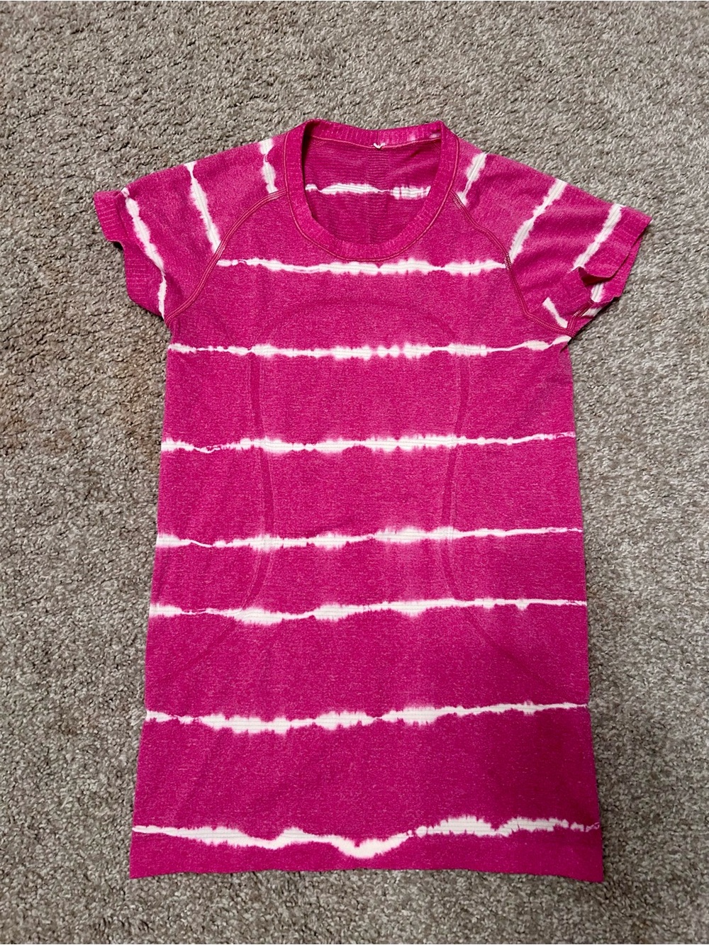 Lululemon pink top